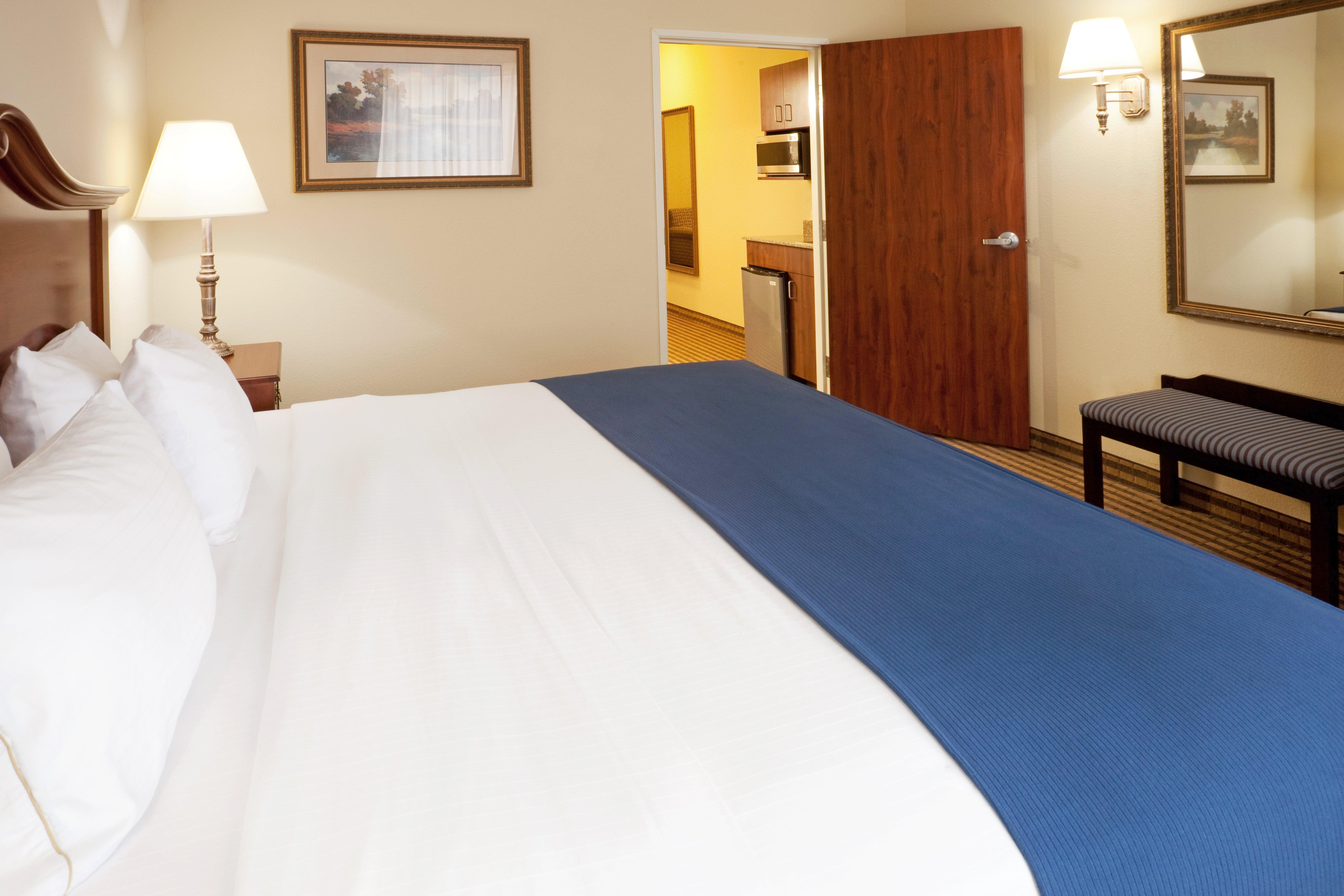 Holiday Inn Express & Suites Waxahachie By Ihg Exterior photo