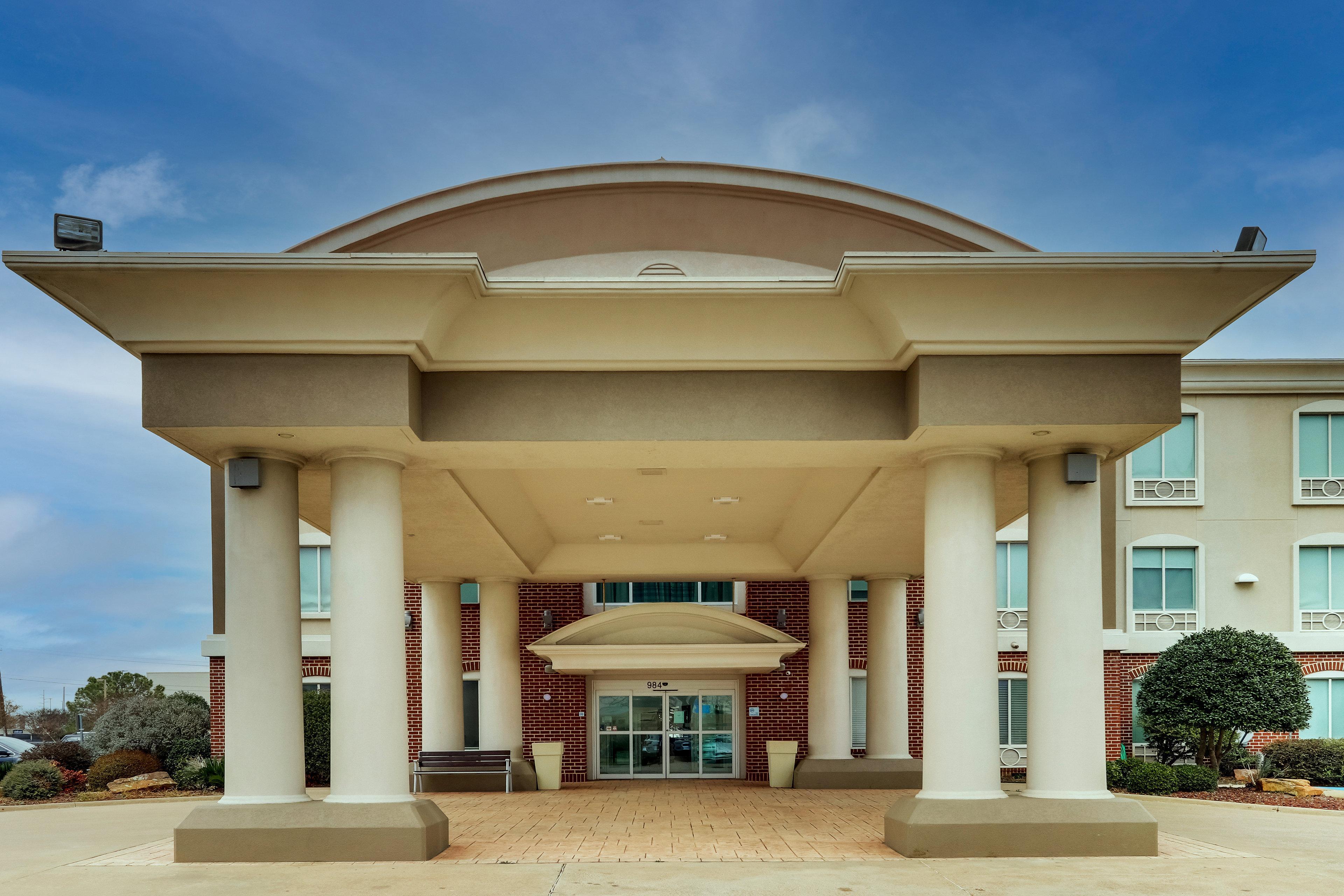 Holiday Inn Express & Suites Waxahachie By Ihg Exterior photo