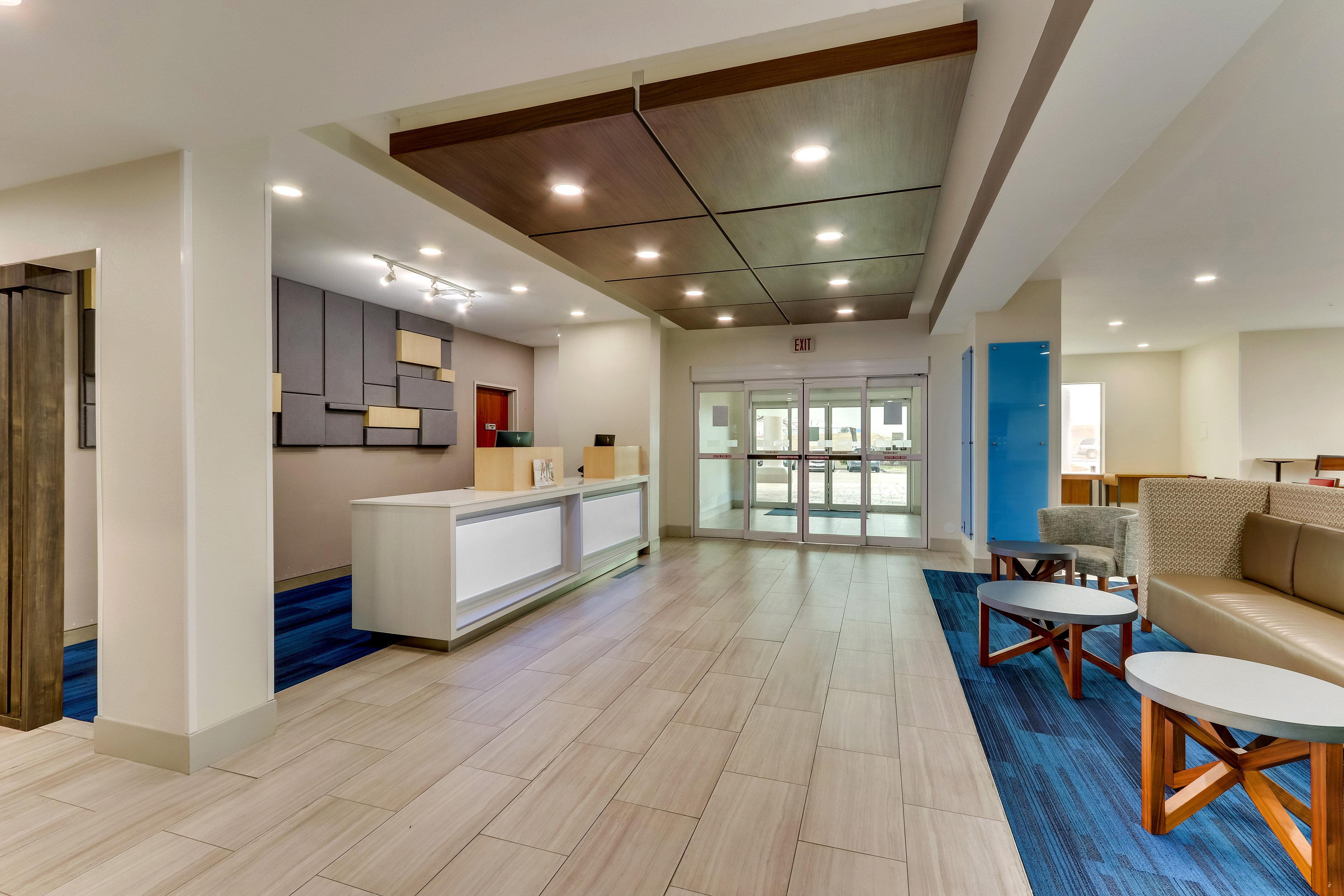 Holiday Inn Express & Suites Waxahachie By Ihg Exterior photo